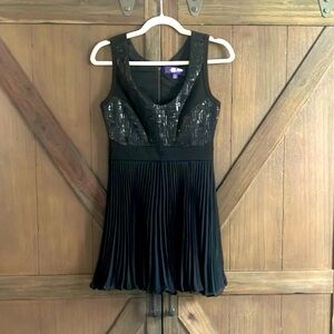 Slate & Willow Elegant Black Dress with Purple Tag